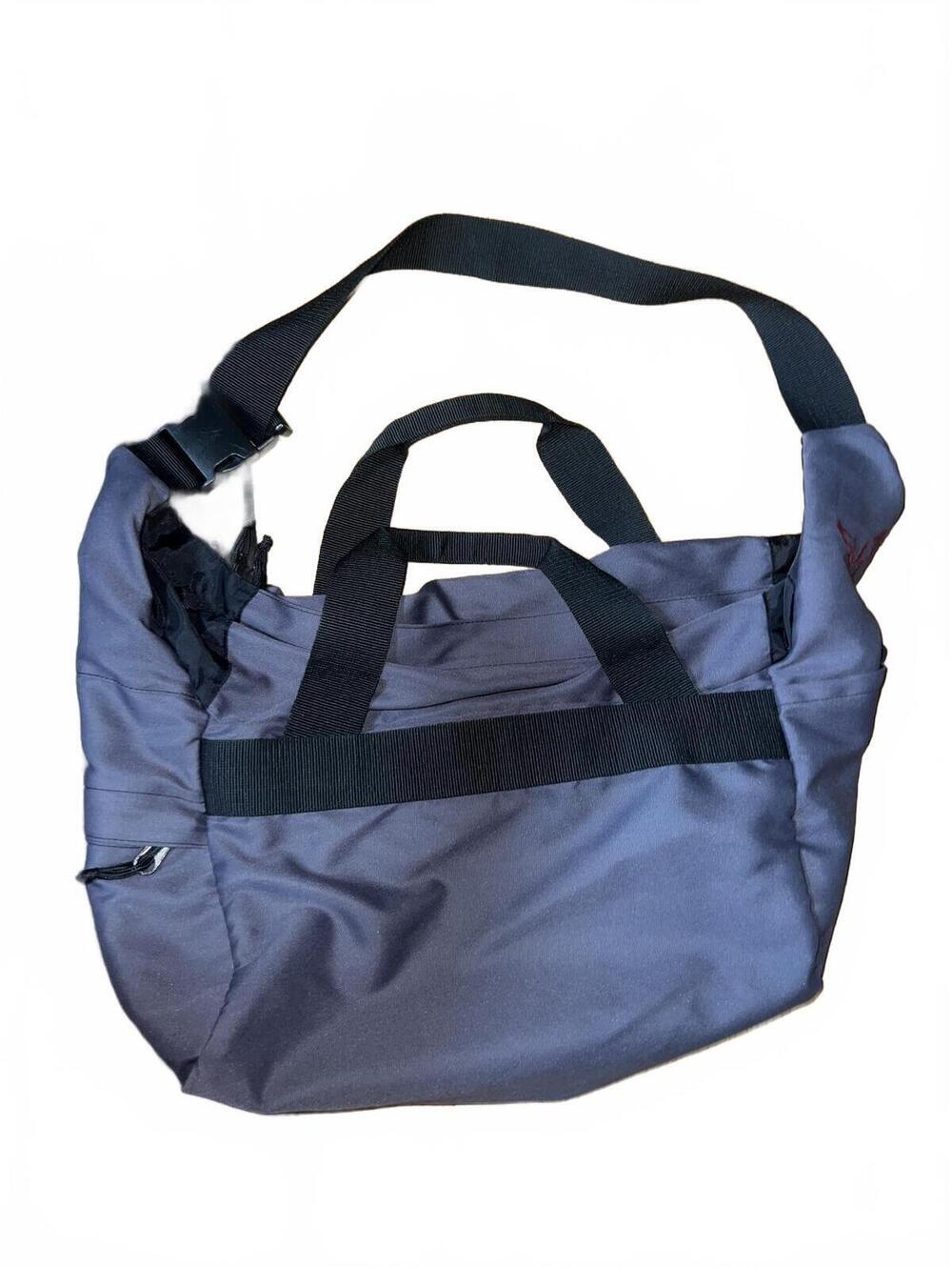 American Eagle Outfitters Gray duffle bag